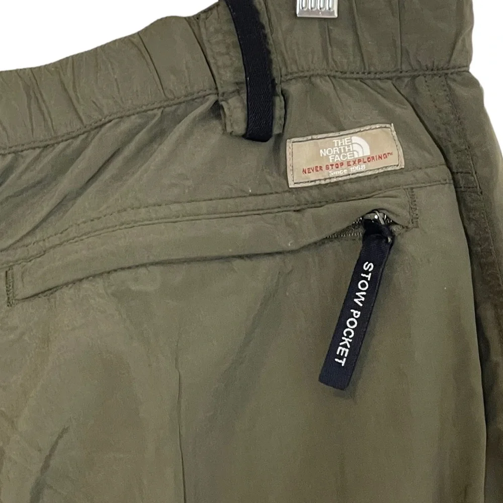 The North Face Mens Outdoor GorpCore Cargo Shorts Size L Green Nylon Activewear
